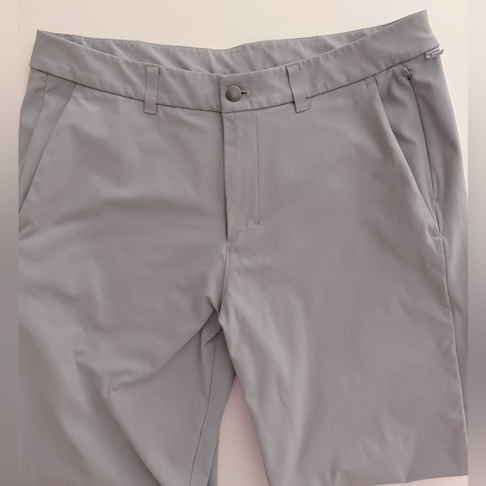 Like New! Lululemon Men’s Pants Size 34